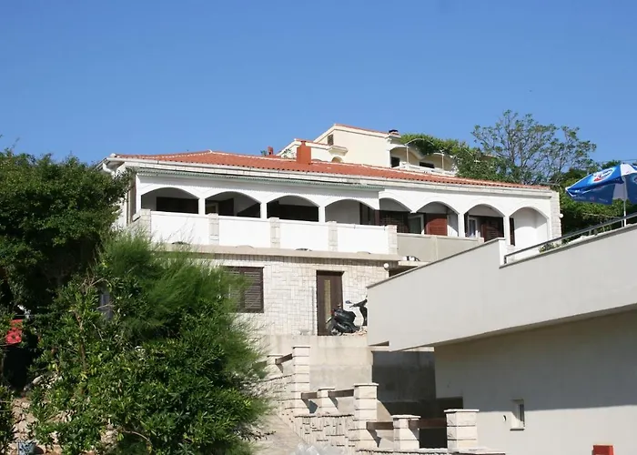Apartman By The Sea Pag - 6381 Pag Town